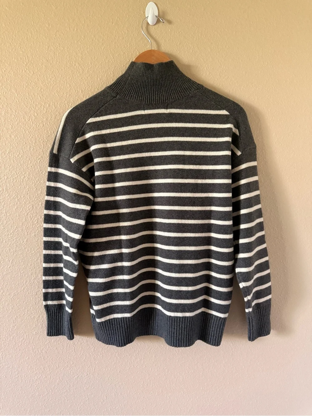 Banana Republic Grey and White Striped Turtleneck Sweater